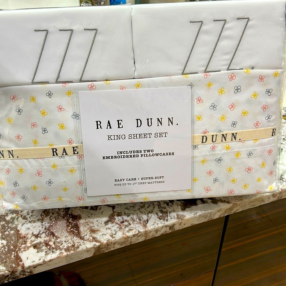 Rae Dunn ZZZ BUTTERFLY King bedsheet set new in original packaging - Picture 6 of 6